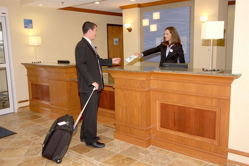 Holiday Inn Express Hotel&Suites Lake Zurich-Barrington, an IHG Hotel Interior foto
